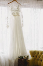 White beaded lace maternity dress sz small