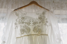 White beaded lace maternity dress sz small